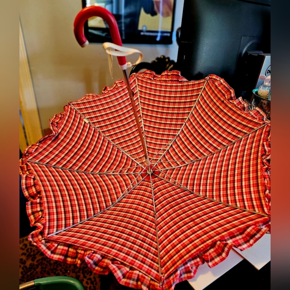 VINTAGE 1970S GIRL'S 20 IN. FABRIC UMBRELLA. NO HOLES. - Picture 7 of 7